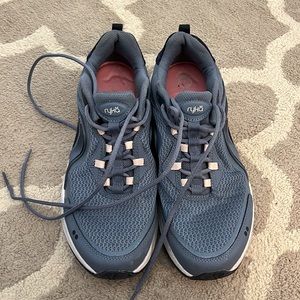 Ryka size 11 wide memory foam sneaker gray